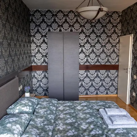 Апартаменты Blloku Residence, Iconic View, Walk Everywhere *